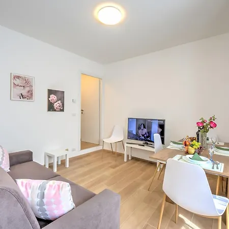 Red House Terrace Private - Happy Apartment