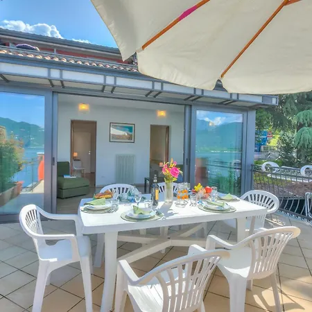 Apartment Red House Terrace Private - Happy *