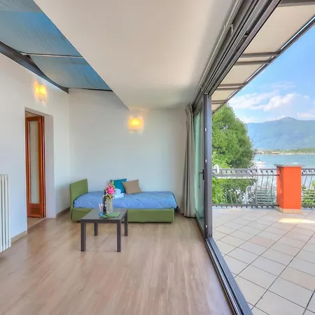 Red House: Beachfront Terrace & Private Beach - Happy Rentals * Baveno