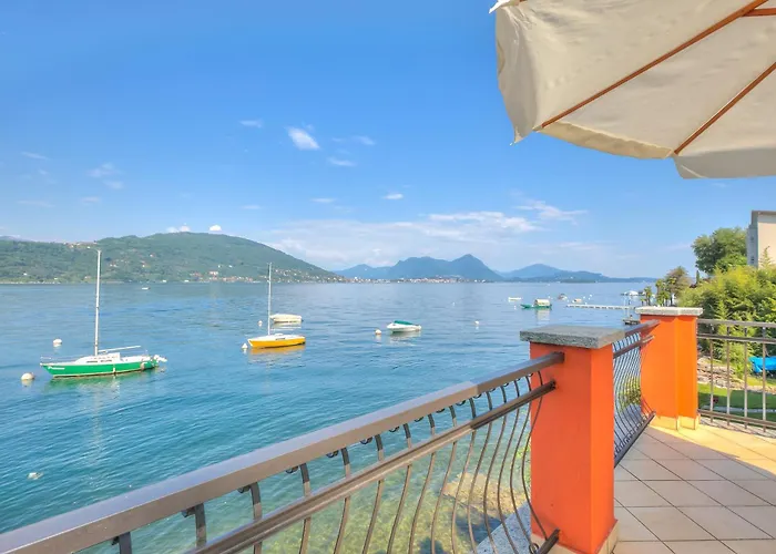 Apartament Red House Terrace Private - Happy Baveno