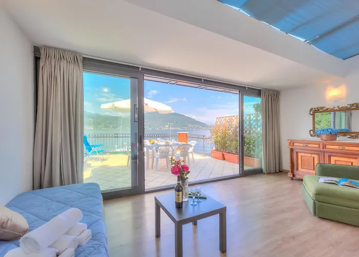 Red House Terrace Private - Happy Apartament Baveno